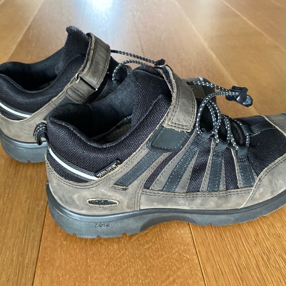 Keen Leather Waterproof Junior Walking Shoes - Picture 3 of 7